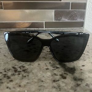 Quay Black Confidential Polarized Sunglasses - NWT